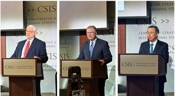 写真　左からハムレ氏、クリテンブリンク氏、石黒氏（いずれもジェトロ撮影）