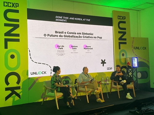 写真　サトウ・カンパニーのネルソン・サトウ社長（中央）による発表（ジェトロ撮影）