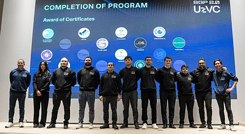 写真　スタートアップ・グロース・プログラム参加企業による集合写真（主催者提供）