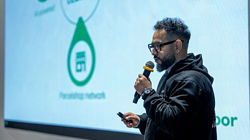 写真　ピッチを行うスタートアップ企業（主催者提供）