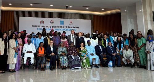 写真　カンファレス関係者集合写真（ジェトロ撮影）