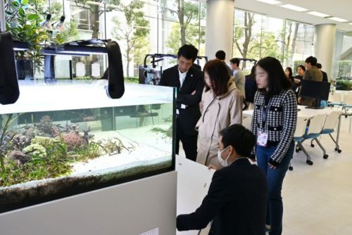 写真　イノカ訪問の様子（ジェトロ撮影）