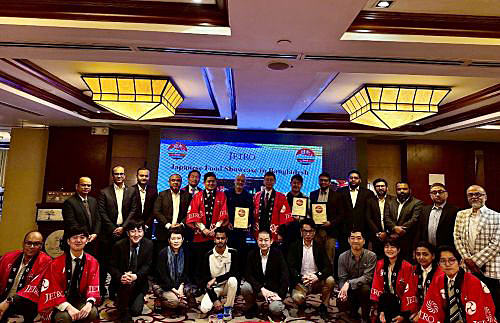 写真　参加者の集合写真（在バングラデシュ日本大使館提供）