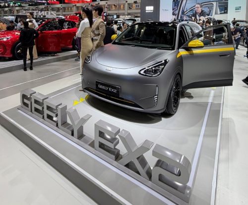写真　吉利汽車「GEELY EX2」（ジェトロ撮影）
