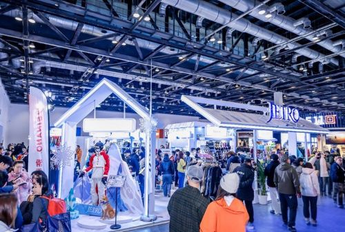 写真　ISPO Beijingジェトロブースの様子（ジェトロ撮影）