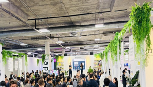 写真　ジャパンパビリオン、ステージプログラムの様子（ジェトロ撮影）