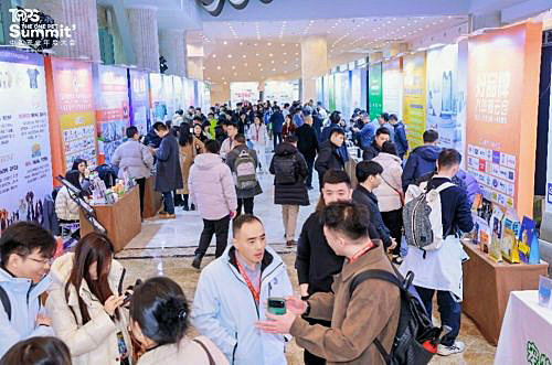 写真　会場内の企業出展ブース（主催者提供）