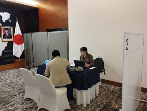 写真　商談の様子（ジェトロ撮影）