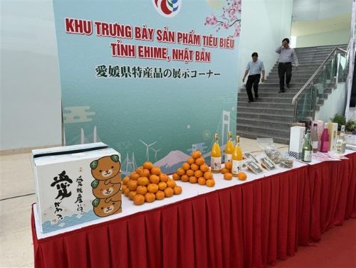 写真　MOU締結式会場での愛媛県産品の展示ブース（ジェトロ撮影）