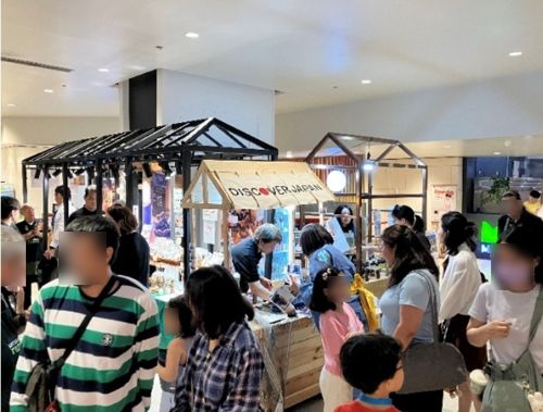 写真　にぎわいを見せる会場（ジェトロ撮影）