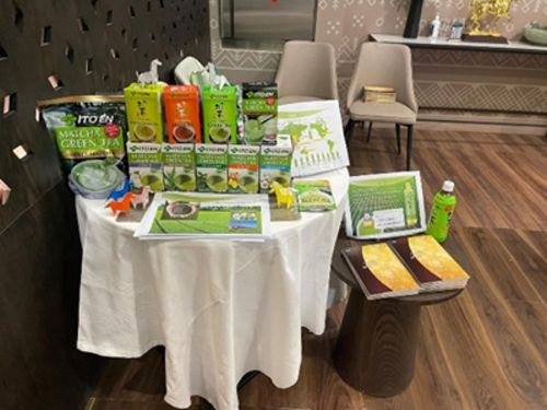 写真　緑茶展示（ジェトロ撮影）