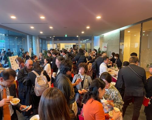 写真　富山の食、観光、伝統工芸などが披露された交流会（ジェトロ撮影）