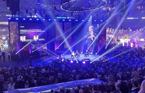 写真　スウェーデン首相の登壇セッション（ジェトロ撮影）