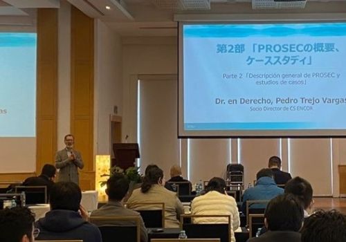 写真　PROSECの説明をするトレホ氏（ジェトロ撮影）