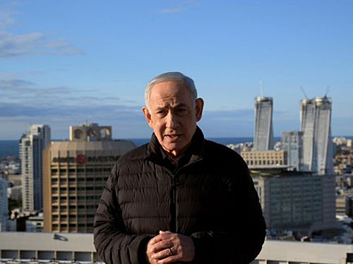 写真　声明を発表するネタニヤフ首相（イスラエル政府報道局提供）