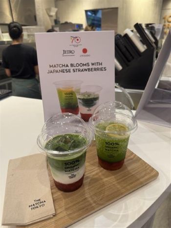 写真　The Matcha Tokyoとのコラボ商品（ジェトロ撮影）