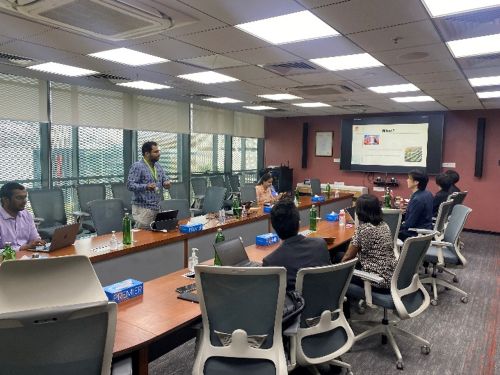 写真　T-Hub入居スタートアップによるピッチ（ジェトロ撮影）