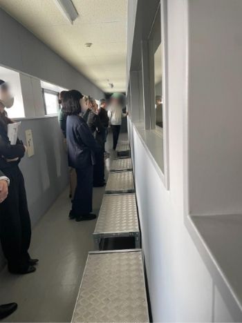 写真　兵庫県での調味料メーカー工場視察の様子（ジェトロ撮影）