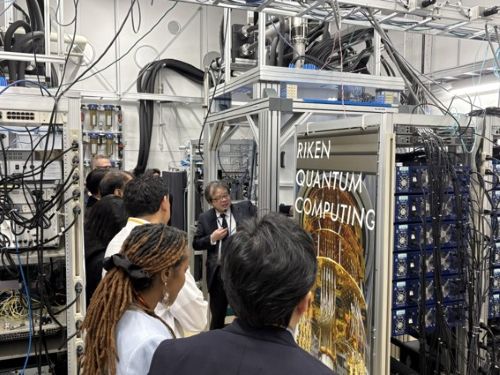 写真　理化学研究所視察の様子（ジェトロ撮影）