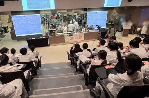 写真　講義の様子（ジェトロ撮影）