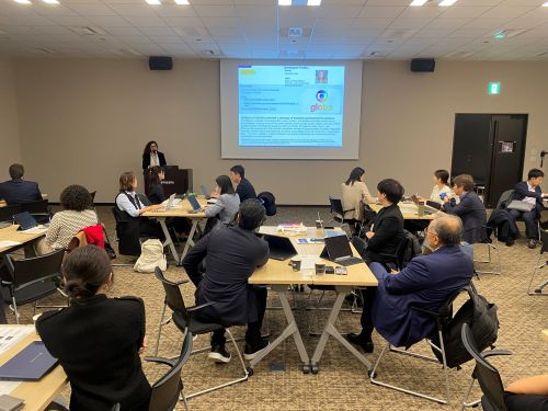 写真　商談会開始前に行われた中南米のバイヤーの自社紹介や関心分野についてのプレゼンテーションの様子（ジェトロ撮影）