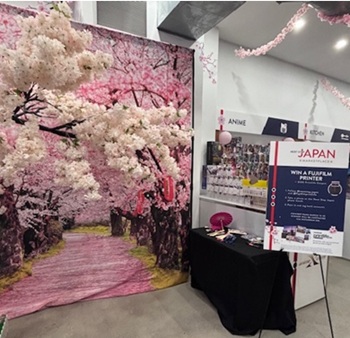 写真　フォトブース：タグ付けをしてもらいSNSで拡散（ジェトロ撮影）