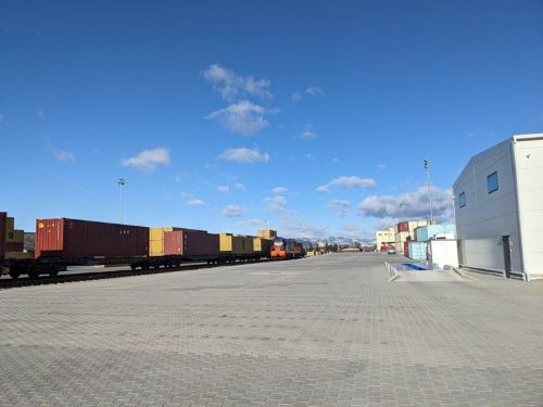 写真　ドライポート内にある鉄道線（ジェトロ撮影）