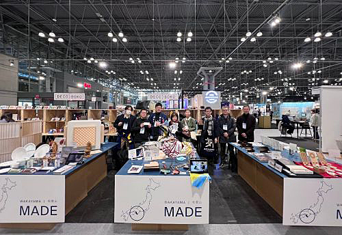 写真　ジェトロ、和歌山県、わかやま産業振興財団共催の展示スペース（DECOBOKO提供）