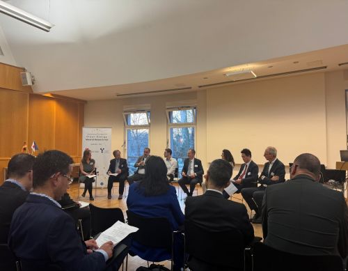 写真　パネルディスカッションの様子（ジェトロ撮影）