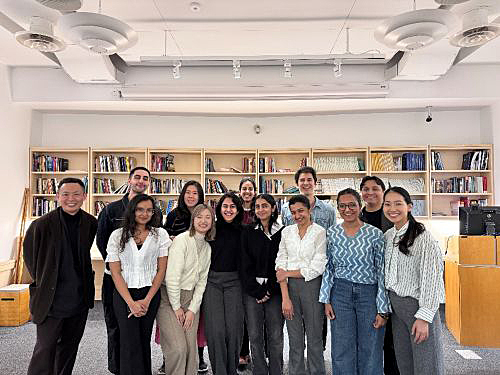 写真　ワークショップを終えた参加事業者ら（Co Design & Strategy提供）