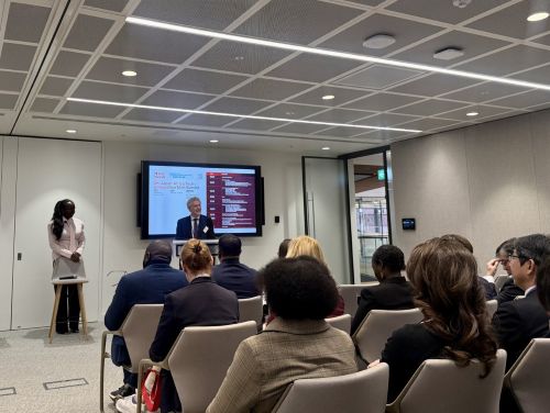 写真　ベン・コールマン対フランス語圏アフリカ通商特使による基調講演（ジェトロ撮影）