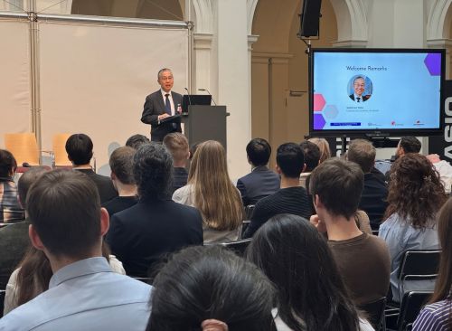 写真　戸田総領事からの主催者あいさつの様子（ジェトロ撮影）