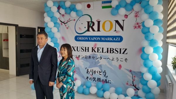 写真　式典での石川社長（右）とコビロフ副知事（ジェトロ撮影）