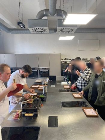 写真　調理時の様子（ジェトロ撮影）