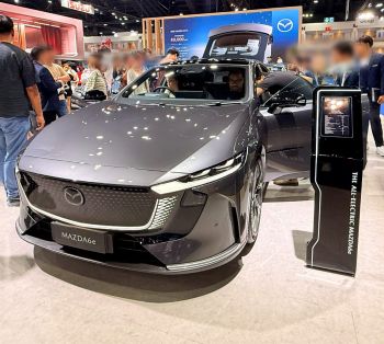 写真　マツダ「6e」（ジェトロ撮影）