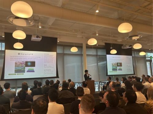 写真　日本から参加したニューラルX仲田氏の発表の様子（ジェトロ撮影）