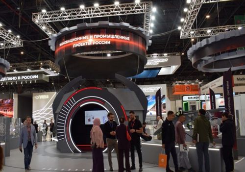 写真　ロシアのブースではドローン、自動化・ロボット技術など革新的な製品を展示（ジェトロ撮影）