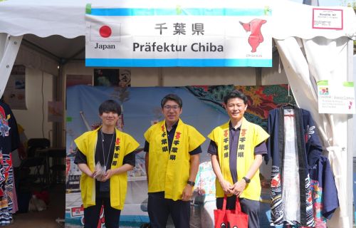 写真　千葉県ブース担当者の様子（ジェトロ撮影）