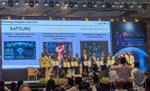 写真　技術採用基金の支援対象となった、サットシュア、アストロベース、テイク・ミー・トゥ・スペースの3社（ジェトロ撮影）