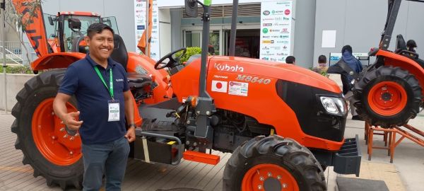 写真　かんきつ類やアボカドの生産者のニーズを話すサアベドラ氏（ジェトロ撮影）