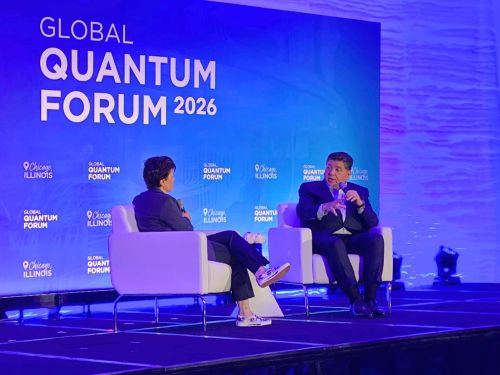写真　スウィッシャー氏とプリツカー知事による対談の様子（ジェトロ撮影）