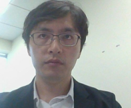 写真　講演するジェトロ・ドバイ事務所の植田一全次長（ジェトロ撮影）