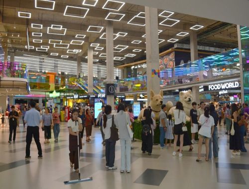 写真　KOKKOK Mega Mall Patuxay（ジェトロ撮影）