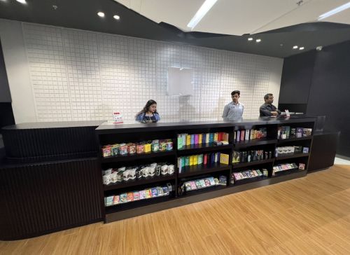 写真　紀伊國屋書店レジカウンター（ジェトロ撮影）