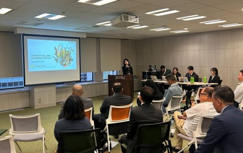 写真　日本企業による講演の様子（ジェトロ撮影）
