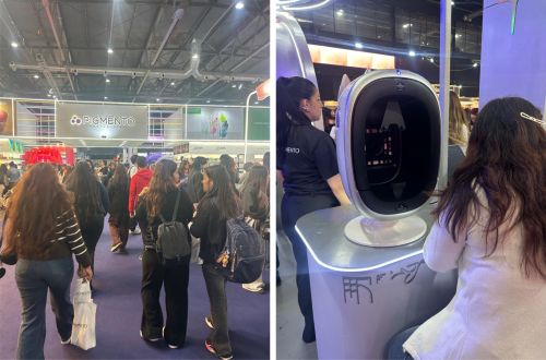 写真　（左）会場の様子、（右）ブースでAI肌診断機を試用する来場者（ともにジェトロ撮影）