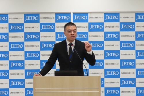 写真　タイ経済警察の講演の様子（ジェトロ撮影）