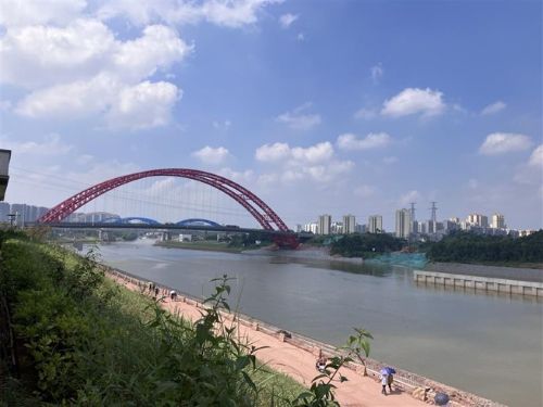 写真　広西チワン族自治区・欽州市を流れる平陸運河（ジェトロ撮影）