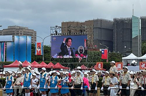 写真　演説する頼清徳総統（日本台湾交流協会提供）