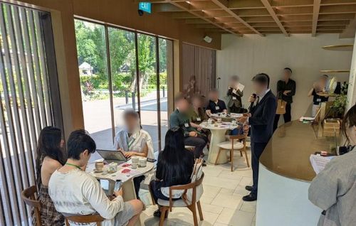 写真　バイヤー向け試食会の様子（ジェトロ撮影）